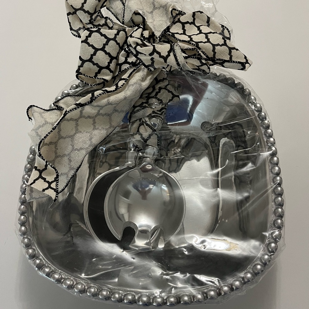 Salad bowl and serving set - new